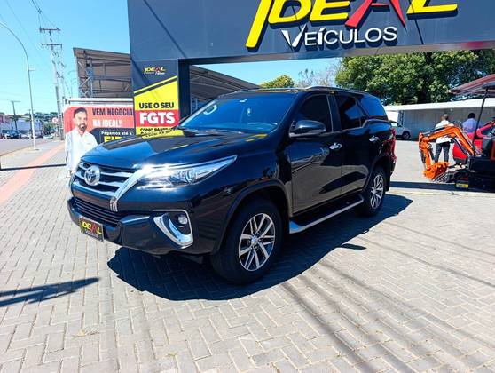 TOYOTA HILUX SW4 2.8 SRX 4X4 16V TURBO INTERCOOLER DIESEL 4P AUTOMÁTICO TOYOTA HILUX SW4 2.8 SRX 4X4 16V TURBO INTERCOOLER DIESEL 4P AUTOMÁTICO